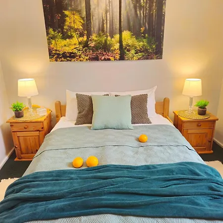 Heart Of Old Three Bedroom By Dome Square Apartmán