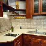 Heart Of Old Three Bedroom By Dome Square Apartman *