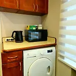 Heart Of Old Three Bedroom By Dome Square 아파트 *