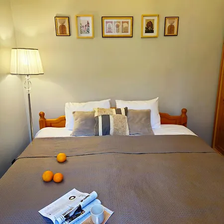 Heart Of Old 3 Bedroom By Dome Square Апартаменти Рига