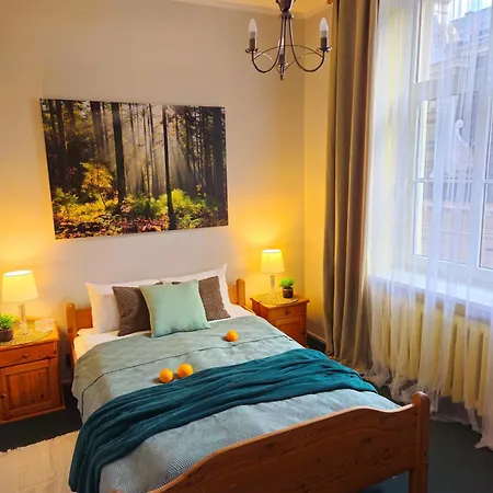 Апартаменти Heart Of Old 3 Bedroom By Dome Square *