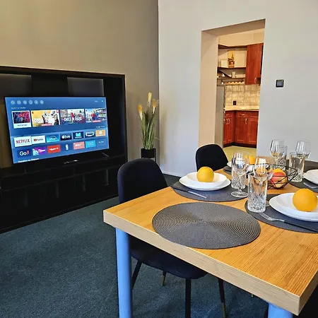 Heart Of Old 3 Bedroom By Dome Square