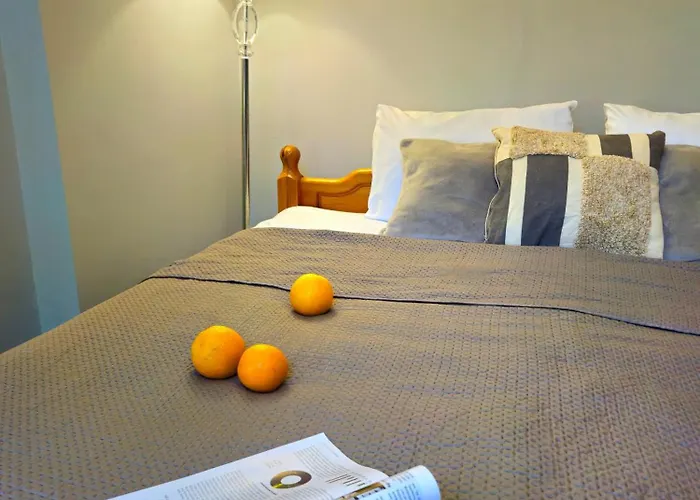 Heart Of Old 3 Bedroom By Dome Square Ρίγα