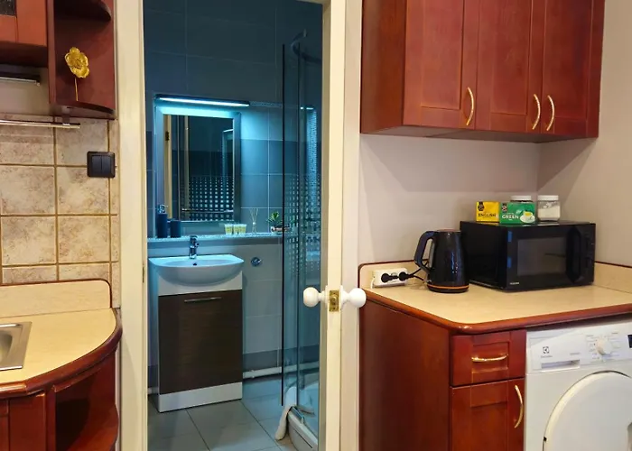 Heart Of Old Three Bedroom By Dome Square