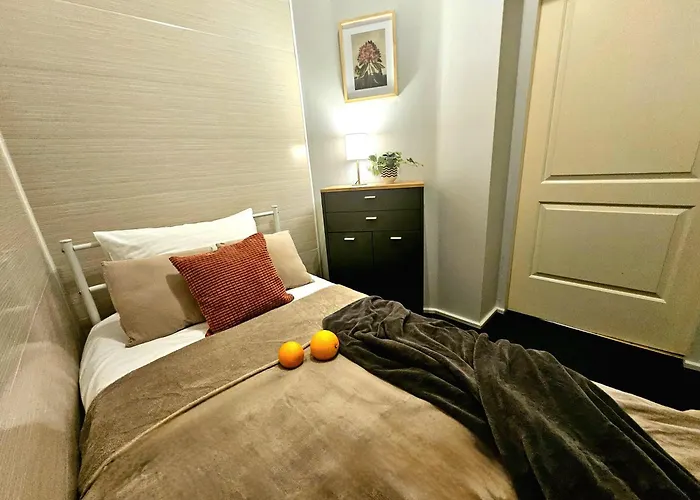 Heart Of Old 3 Bedroom By Dome Square Διαμέρισμα *