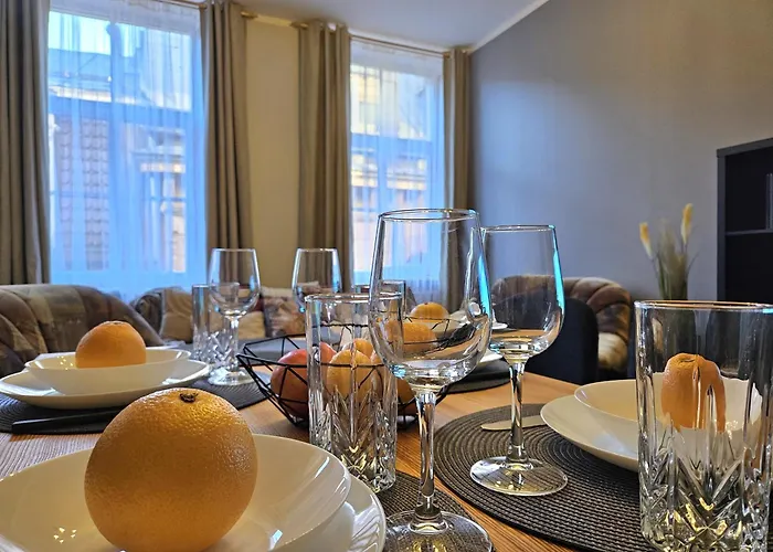 Heart Of Old Three Bedroom By Dome Square