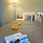 Heart Of Old Three Bedroom By Dome Square Riga