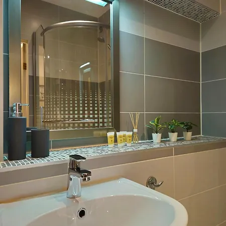 Heart Of Old 3 Bedroom By Dome Square * Riga